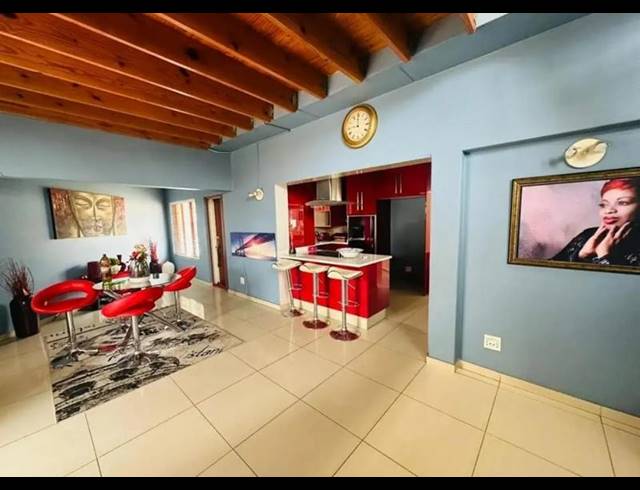 2 BEDROOM TOWNHOUSE FOR SALE IN MONDEOR